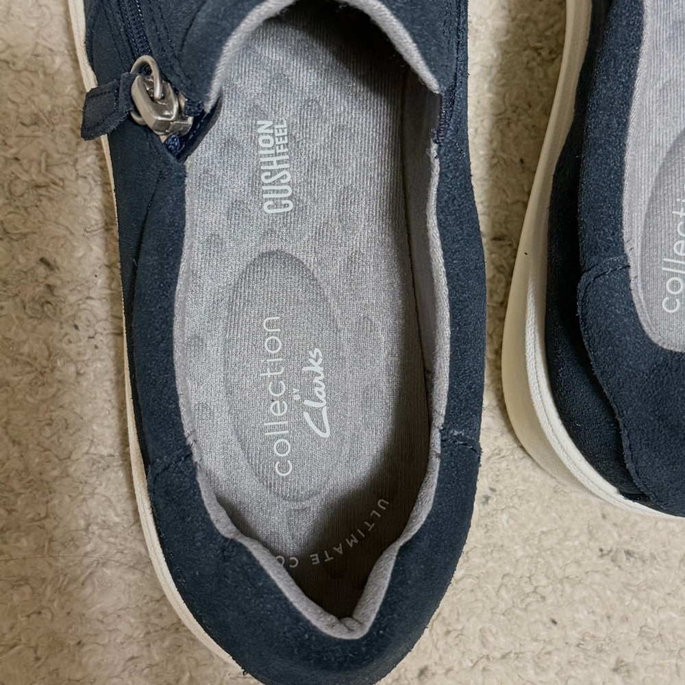 Collection by Clarks Layton Step navy slip-ons sneakers size 7.5  NEW - Picture 4 of 7